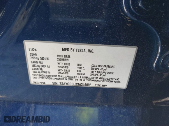 2025 Tesla Model Y Long Range with VIN 7SAYGDEEXSA346006, listed as a IAAI auction lot 41835610 with 1,896 mi miles and . Bid and sale history available at carsss.com. Image 9.