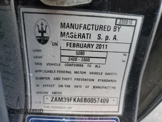 2011 Maserati Quattroporte z VIN ZAM39FKA6B0057409, wystawiony jako Copart lot #59615075 z przebiegiem 137 954 mil mil oraz Czysty tytuł • Clean title. Historia ofert i sprzedaży dostępna na DreamBid. Obrazek 12.