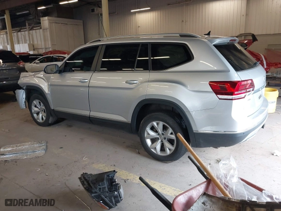 2018 Volkswagen Atlas 3.6L V6 SEL with VIN 1V2MR2CA5JC524122, listed as a IAAI auction lot 41805968 with 45,876 mi miles. Bid and sale history available at carsss.com. Image 3.