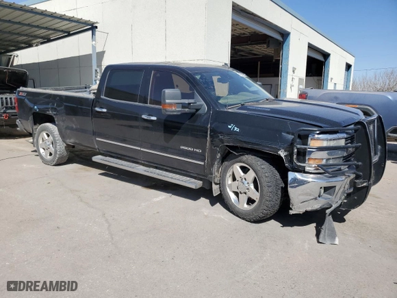 2015 Chevrolet Silverado 2500HD LTZ with VIN 1GC1KWE86FF110136, listed as a Copart auction lot 47500995 with 204,262 mi miles and Salvage Title. Bid and sale history available at carsss.com. Image 4.