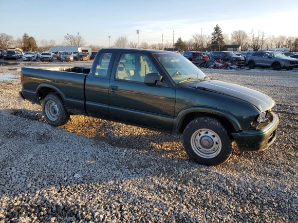 2002 GMC Sonoma SL with VIN 1GTCS19W628213723, listed as a Copart auction lot 86668534 with 90,858 mi miles and Salvage Title. Bid and sale history available at carsss.com. Image 4.