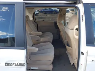 2008 Kia Sedona LX with VIN KNDMB233486240593, listed as a IAAI auction lot 41639585 with 173,067 mi miles. Bid and sale history available at carsss.com. Image 8.
