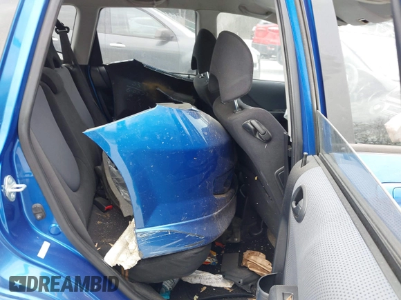2007 Honda Fit Sport z VIN JHMGD38687S009331, wystawiony jako IAAI lot #40875326 z przebiegiem 151 175 mil mil oraz . Historia ofert i sprzedaży dostępna na DreamBid. Obrazek 8.