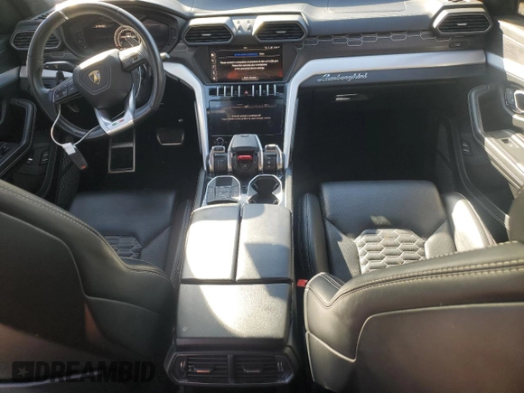 2019 Lamborghini Urus z VIN ZPBUA1ZL4KLA01017, wystawiony jako Copart lot #45752215 z przebiegiem 64 119 mil mil oraz Tytuł czysty. Historia ofert i sprzedaży dostępna na DreamBid. Obrazek 8.
