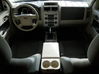 2009 Ford Escape Hybrid z VIN 1FMCU49389KB29641, wystawiony jako Copart lot #51164235 z przebiegiem 131 596 mil mil oraz Szkoda całkowita • Salvage title. Historia ofert i sprzedaży dostępna na DreamBid. Obrazek 8.