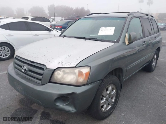 2005 Toyota Highlander with VIN JTEGP21A450073551, listed as a IAAI auction lot 41677182 with 151,125 mi miles. Bid and sale history available at carsss.com. Image 2.