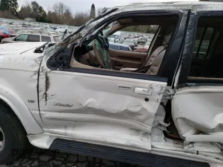 2001 Ford Explorer z VIN 1FMZU85P51ZA00343, wystawiony jako Copart lot #85793084 z przebiegiem Nie podano mil oraz Nie do naprawy • Non repairable. Historia ofert i sprzedaży dostępna na DreamBid. Obrazek 7.