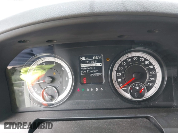 2016 Ram 1500 Express z VIN 1C6RR7FT2GS147174, wystawiony jako IAAI lot #42019690 z przebiegiem 53 330 mil mil oraz . Historia ofert i sprzedaży dostępna na DreamBid. Obrazek 7.