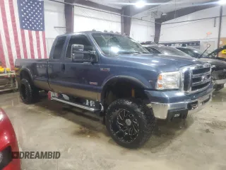 2005 Ford F-350 XL with VIN 1FTWX31P65EA36482, listed as a Copart auction lot 45914955 with 163,918 mi miles and Salvage title. Bid and sale history available at DreamBid. Image 4.