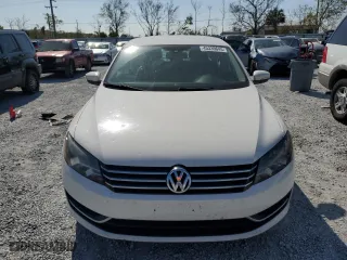 2014 Volkswagen Passat SE with VIN 1VWBP7A36EC002280, listed as a Copart auction lot 45339645 with 176,445 mi miles and Salvage Title. Bid and sale history available at carsss.com. Image 5.