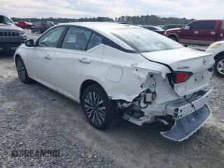 2025 Nissan Altima SV with VIN 1N4BL4DWXSN353315, listed as a IAAI auction lot 41615704 with 6,290 mi miles and . Bid and sale history available at DreamBid. Image 3.