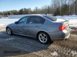 2009 BMW 3 Series 323i z VIN WBAPG73599A401495, wystawiony jako Copart lot #88476595 z przebiegiem 231 795 mil mil oraz Czysty tytuł • Clean title. Historia ofert i sprzedaży dostępna na DreamBid. Obrazek 2.