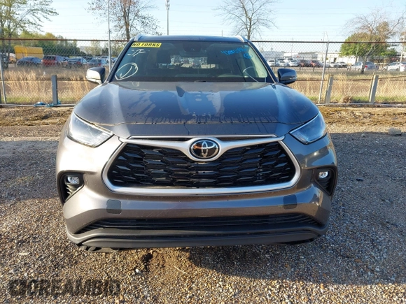 2024 Toyota Highlander LE z VIN 5TDKDRAH0RS528587, wystawiony jako IAAI lot #42002196 z przebiegiem 9 363 mil mil oraz . Historia ofert i sprzedaży dostępna na DreamBid. Obrazek 12.