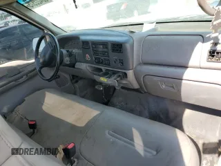 2000 Ford F-250 XL z VIN 1FTNF20L0YEA92980, wystawiony jako Copart lot #56422575 z przebiegiem 210 425 mil mil oraz Szkoda całkowita • Salvage title. Historia ofert i sprzedaży dostępna na DreamBid. Obrazek 8.