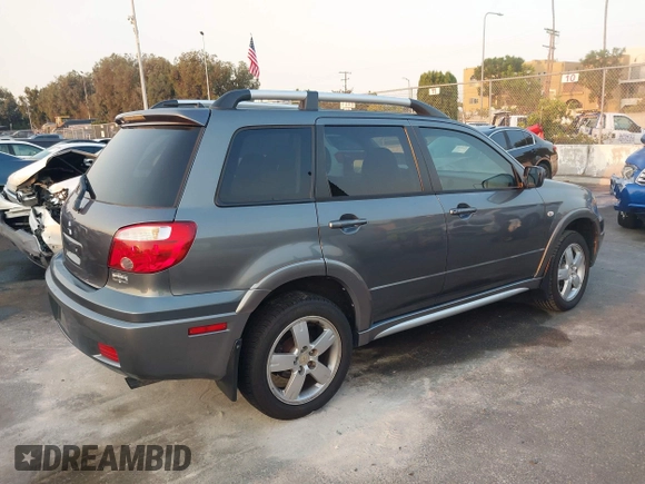 2005 Mitsubishi Outlander XLS with VIN JA4LX41F75U022428, listed as a IAAI auction lot 40293668 with 190,917 mi miles. Bid and sale history available at carsss.com. Image 4.