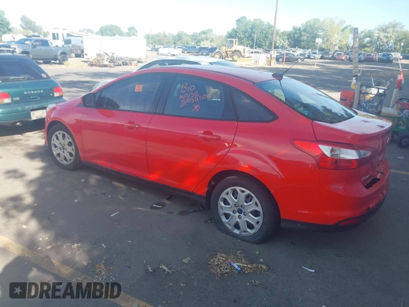 2012 Ford Focus SE z VIN 1FAHP3F2XCL454967, wystawiony jako IAAI lot #42467432 z przebiegiem Nie podano mil oraz . Historia ofert i sprzedaży dostępna na DreamBid. Obrazek 3.