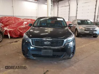 2019 Kia Sorento LX with VIN 5XYPGDA32KG511068, listed as a IAAI auction lot 41682042 with 111,148 mi miles. Bid and sale history available at carsss.com. Image 11.
