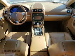2009 Porsche Cayenne z VIN WP1AA29P49LA01322, wystawiony jako Copart lot #61835725 z przebiegiem Nie podano mil oraz Czysty tytuł • Clean title. Historia ofert i sprzedaży dostępna na DreamBid. Obrazek 8.