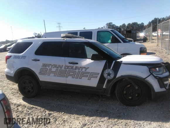 2017 Ford Police Interceptor Utility z VIN 1FM5K8AR8HGB08036, wystawiony jako IAAI lot #41015812 z przebiegiem 18 153 mil mil oraz . Historia ofert i sprzedaży dostępna na DreamBid. Obrazek 13.