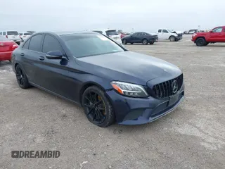 2019 Mercedes-Benz C 300 z VIN 55SWF8DB3KU296007, wystawiony jako IAAI lot #41563261 z przebiegiem 155 185 mil mil oraz . Historia ofert i sprzedaży dostępna na DreamBid. Obrazek 1.