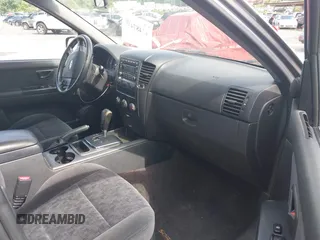 2008 Kia Sorento LX z VIN KNDJC735385819725, wystawiony jako IAAI lot #42487480 z przebiegiem 107 284 mil mil oraz . Historia ofert i sprzedaży dostępna na DreamBid. Obrazek 5.