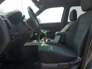 2012 Ford Escape XLT z VIN 1FMCU9DG8CKB35535, wystawiony jako Copart lot #60202675 z przebiegiem 205 750 mil mil oraz Szkoda całkowita • Salvage title. Historia ofert i sprzedaży dostępna na DreamBid. Obrazek 7.