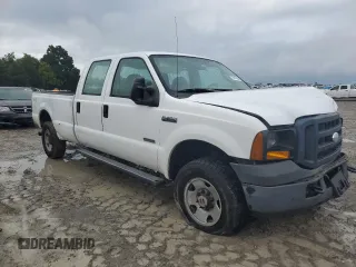2006 Ford Super Duty F-250 XL with VIN 1FTSW21P36ED80574, listed as a Copart auction lot 72011684 with 254,440 mi miles and Salvage Title. Bid and sale history available at carsss.com. Image 4.