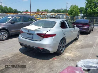 2019 Alfa Romeo Giulia Ti z VIN ZARFANBN6K7609476, wystawiony jako IAAI lot #42343594 z przebiegiem 28 848 mil mil oraz . Historia ofert i sprzedaży dostępna na DreamBid. Obrazek 4.
