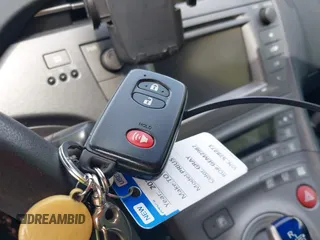 2013 Toyota Prius One z VIN JTDKN3DU5D5578273, wystawiony jako IAAI lot #42348104 z przebiegiem 140 089 mil mil oraz . Historia ofert i sprzedaży dostępna na DreamBid. Obrazek 11.
