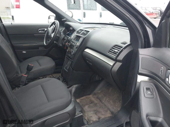 2019 Ford Police Interceptor Utility with VIN 1FM5K8AR8KGB23661, listed as a IAAI auction lot 41745072 with 199,251 mi miles. Bid and sale history available at carsss.com. Image 5.