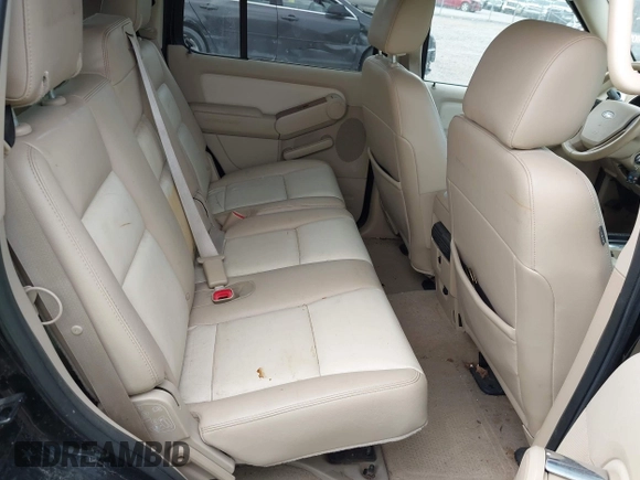 2006 Ford Explorer Eddie Bauer z VIN 1FMEU74806UA38750, wystawiony jako IAAI lot #42684165 z przebiegiem 140 550 mil mil oraz . Historia ofert i sprzedaży dostępna na DreamBid. Obrazek 8.