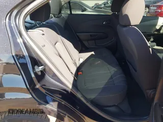 2014 Chevrolet Sonic LT z VIN 1G1JC5SB7E4204374, wystawiony jako IAAI lot #41642630 z przebiegiem 100 282 mil mil oraz . Historia ofert i sprzedaży dostępna na DreamBid. Obrazek 8.