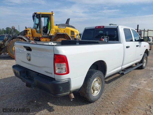 2022 Ram 2500 Tradesman with VIN 3C6UR5HJXNG251538, listed as a IAAI auction lot 41547395 with 129,142 mi miles. Bid and sale history available at carsss.com. Image 4.