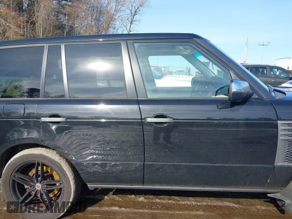 2011 Land Rover Range Rover HSE Lux with VIN SALMF1D40BA349765, listed as a IAAI auction lot 41471056 with 164,363 mi miles and . Bid and sale history available at DreamBid. Image 14.