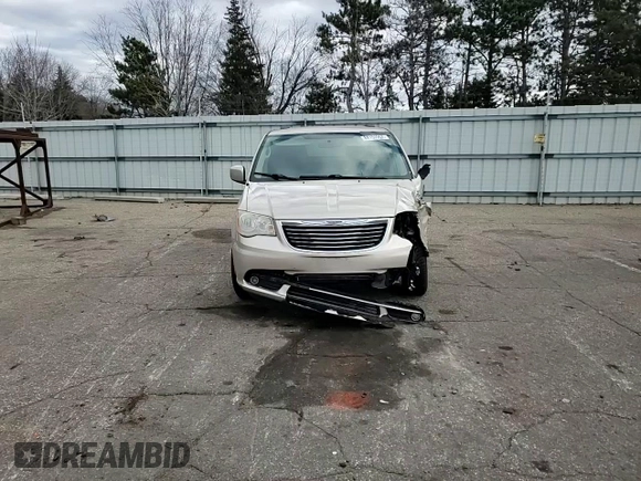 2014 Chrysler Town & Country Touring with VIN 2C4RC1BG5ER236297, listed as a Copart auction lot 84155964 with 146,840 mi miles and Salvage Title. Bid and sale history available at carsss.com. Image 12.