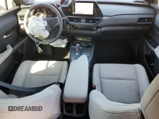 2025 Lexus UX z VIN JTHYBJAH6S2007225, wystawiony jako Copart lot #49593555 z przebiegiem 6963 mil mil oraz Nie do naprawy. Historia ofert i sprzedaży dostępna na DreamBid. Obrazek 8.