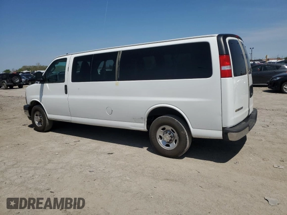 2020 Chevrolet Express Passenger LT z VIN 1GAZGPFP1L1268224, wystawiony jako Copart lot #54132585 z przebiegiem 200 621 mil mil oraz Tytuł czysty. Historia ofert i sprzedaży dostępna na DreamBid. Obrazek 2.