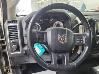 2013 Ram 1500 SLT z VIN 1C6RR7GT8DS695903, wystawiony jako IAAI lot #42557303 z przebiegiem 111 147 mil mil oraz . Historia ofert i sprzedaży dostępna na DreamBid. Obrazek 55.