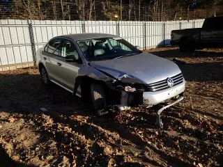 2013 Volkswagen Passat Wolfsburg Edition z VIN 1VWAP7A30DC133893, wystawiony jako Copart lot #82477184 z przebiegiem 136 344 mil mil oraz Szkoda całkowita • Salvage title. Historia ofert i sprzedaży dostępna na DreamBid. Obrazek 11.