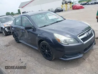 2013 Subaru Legacy 2.5i z VIN 4S3BMBA62D3030438, wystawiony jako IAAI lot #42311333 z przebiegiem 132 195 mil mil oraz . Historia ofert i sprzedaży dostępna na DreamBid. Obrazek 1.