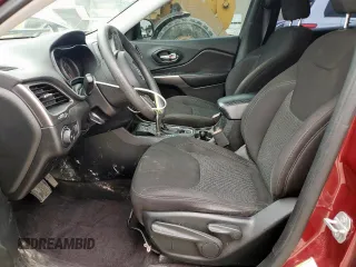 2019 Jeep Cherokee Latitude с VIN 1C4PJLCB2KD175906, выставлен на аукционе Copart как лот 57228085 с пробегом 185 082 миль миль и Списание • Salvage title. История ставок и продаж доступна на DreamBid. Изображение 7.