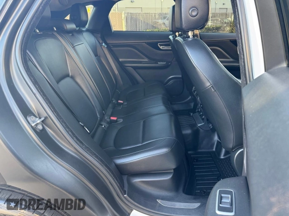 2019 Jaguar F-Pace 25t Premium с VIN SADCJ2FX2KA610557, выставлен на аукционе Copart как лот 62221895 с пробегом 78 592 миль миль и Списание • Salvage title. История ставок и продаж доступна на DreamBid. Изображение 6.