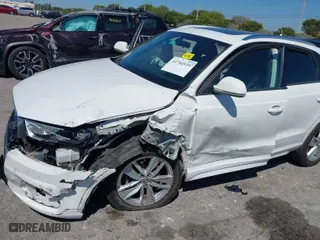 2017 Audi Q3 Premium with VIN WA1BCCFSXHR016914, listed as a IAAI auction lot 41784539 with 94,862 mi miles. Bid and sale history available at carsss.com. Image 6.