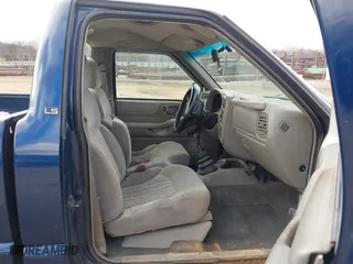 2000 Chevrolet S-10 LS with VIN 1GCCS145XYK251420, listed as a IAAI auction lot 41415213 with 145,683 mi miles. Bid and sale history available at carsss.com. Image 5.