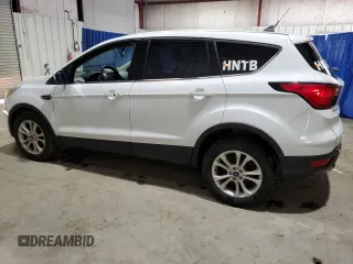 2019 Ford Escape SE z VIN 1FMCU9GD2KUC22853, wystawiony jako Copart lot #56972345 z przebiegiem 140 105 mil mil oraz Tytuł czysty. Historia ofert i sprzedaży dostępna na DreamBid. Obrazek 2.