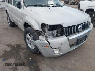 2007 Mercury Mariner with VIN 4M2CU39H97KJ18357, listed as a IAAI auction lot 41378708 with 118,381 mi miles. Bid and sale history available at carsss.com. Image 6.