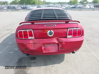2008 Ford Mustang GT Deluxe with VIN 1ZVHT82H285194618, listed as a IAAI auction lot 42001961 with 129,781 mi miles and . Bid and sale history available at carsss.com. Image 6.