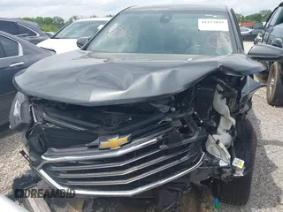 2019 Chevrolet Equinox LT z VIN 2GNAXTEV6K6190023, wystawiony jako IAAI lot #42277035 z przebiegiem 121 218 mil mil oraz . Historia ofert i sprzedaży dostępna na DreamBid. Obrazek 12.
