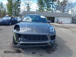 2018 Porsche Macan with VIN WP1AA2A52JLB11042, listed as a IAAI auction lot 41899303 with 86,179 mi miles. Bid and sale history available at carsss.com. Image 13.