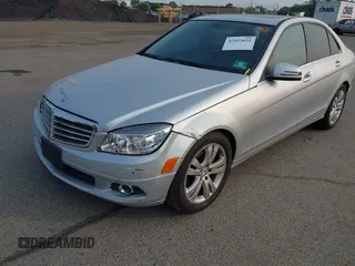 2011 Mercedes-Benz C 300 Sport z VIN WDDGF8BB4BR162261, wystawiony jako IAAI lot #42453021 z przebiegiem 168 400 mil mil oraz . Historia ofert i sprzedaży dostępna na DreamBid. Obrazek 6.